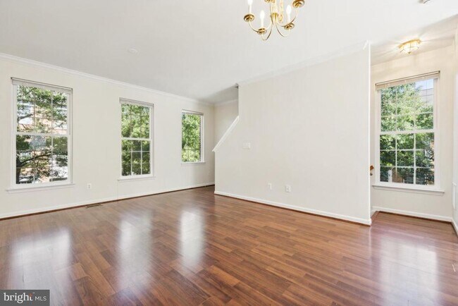 Foto del edificio - 42772 Kearney Terrace