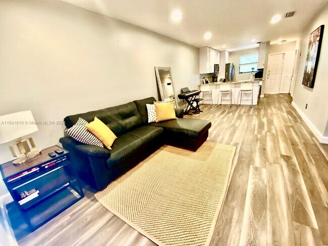 Foto del edificio - 15706 E Waterside Cir