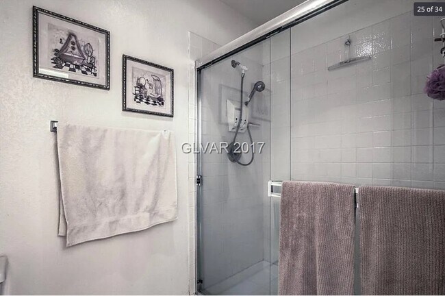 Foto del edificio - 9413 Mt Bret Ave