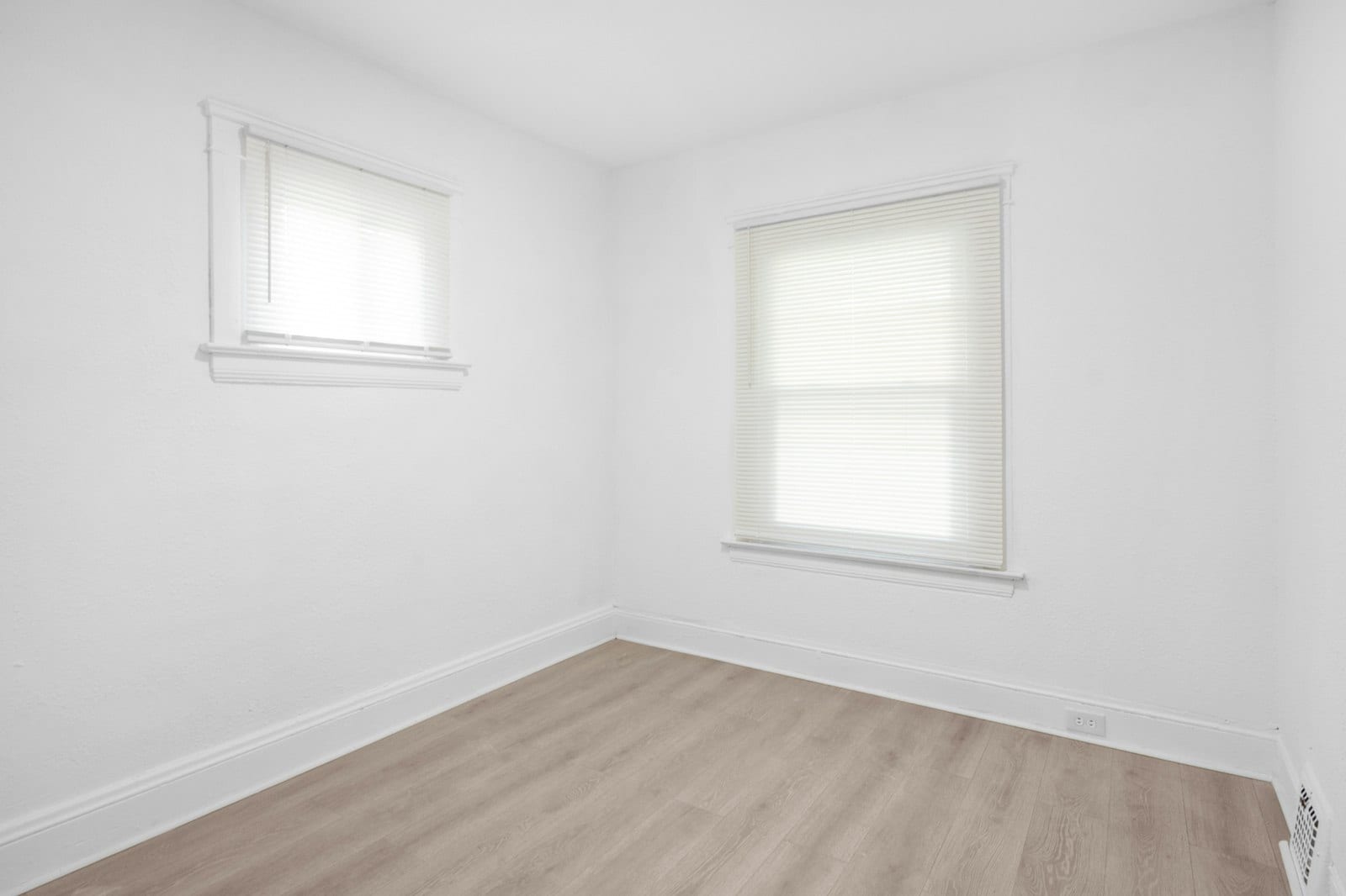10413 Mt Auburn Ave Cleveland, OH 44104 – photo 5