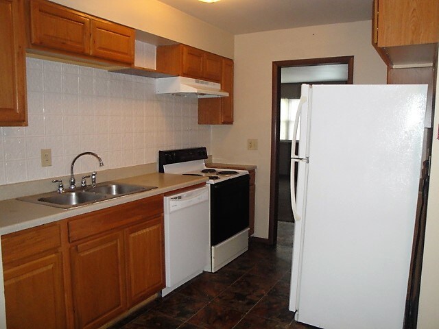 Building Photo - 208 Oxford Dr