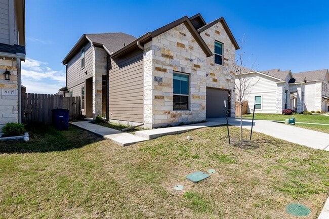 Building Photo - 821 Falkland Trace