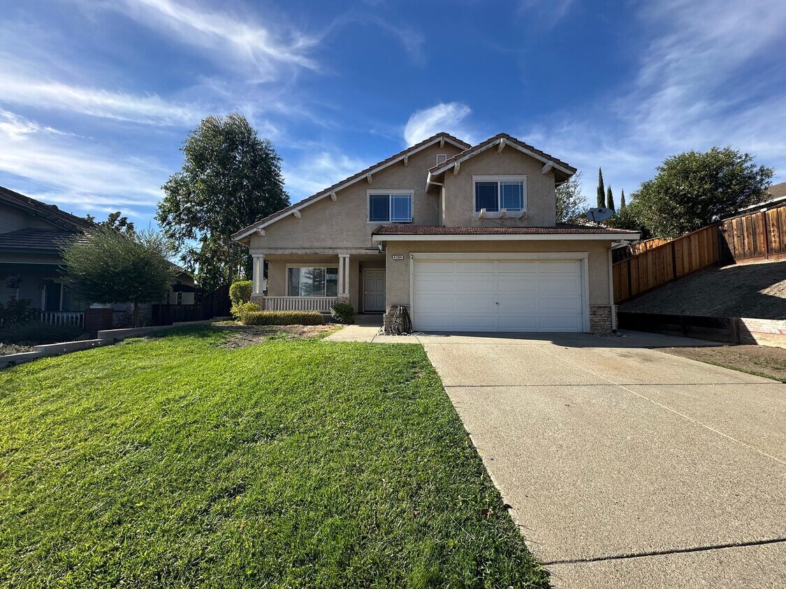 Foto principal - Beautiful Remodeled 4 Bedroom, 3 Bath Home