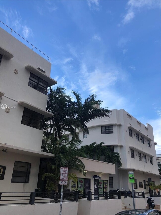 Building Photo - 2730 Collins Ave