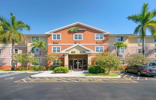 Building Photo - Furnished Studio-West Palm Beach - Northpo...