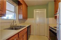 Foto del edificio - 3 br, 2 bath House - 925 Laurie Lane