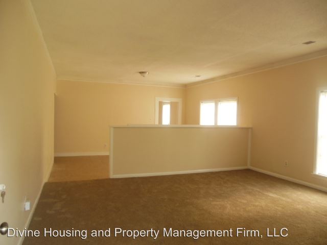 Building Photo - 1207 Finley Blvd