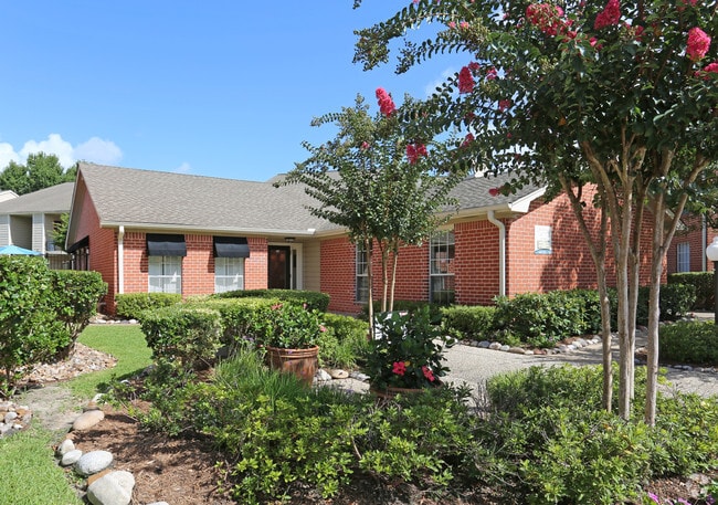 Building Photo - Settler's Cove Apartments