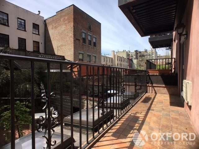 Primary Photo - 242 West 21st Street