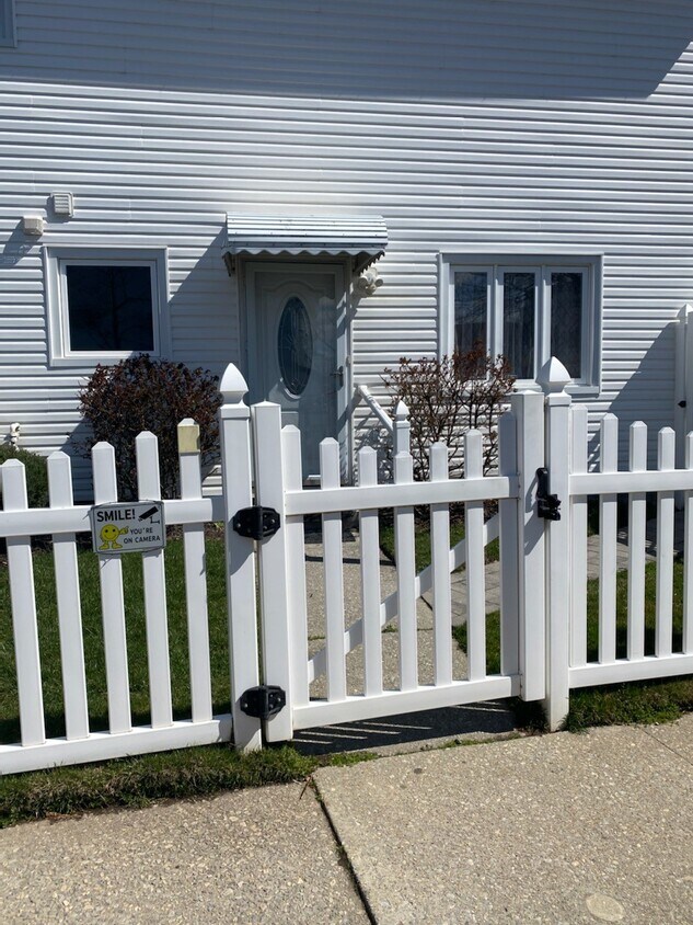 Primary Photo - 11 Highland Ln