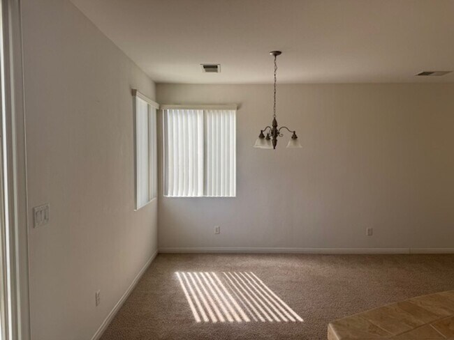 Building Photo - Home in Southwest