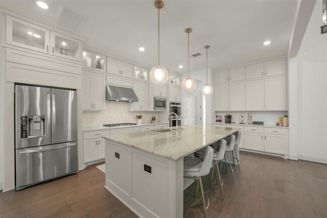Foto del edificio - 2018 Grove Terrace Ln