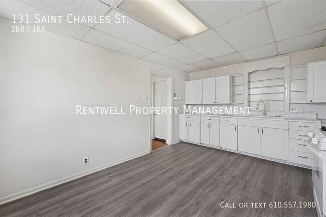 Building Photo - 131 St Charles St