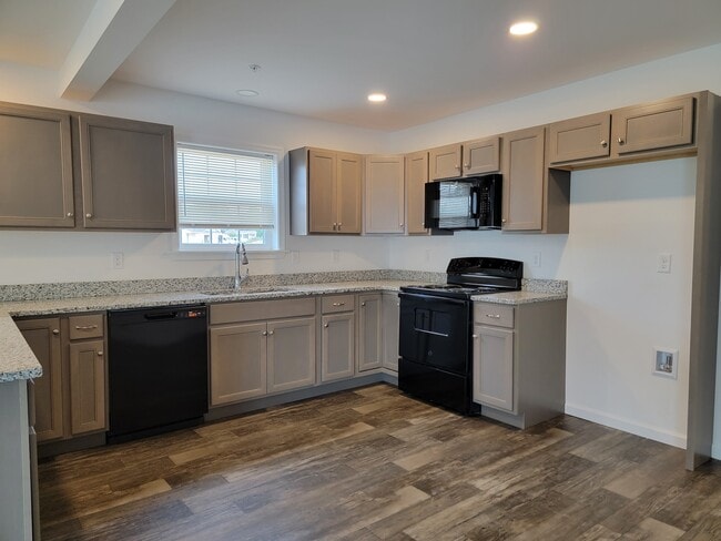 Foto del edificio - 122 Robert Cir