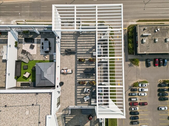 Building Photo - Alto Towers