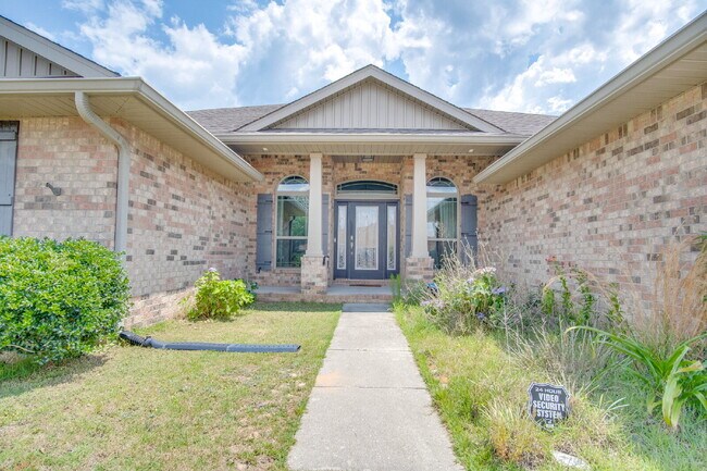 Building Photo - Milton 4BR Pool Home with Office, Vaulted Ceilings, Screened Saltwater Pool & 2-Car Garage