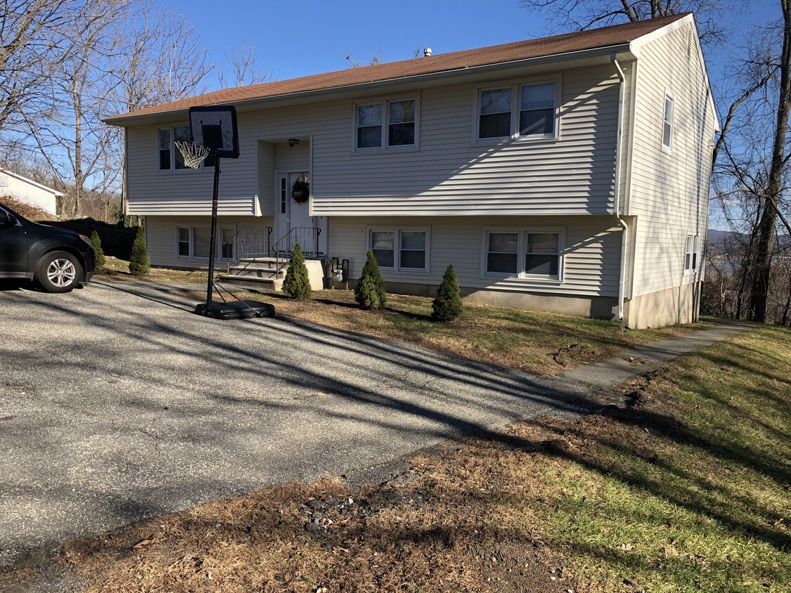 3 Emily Ln, Stony Point, NY 10980 Apartments in Stony Point, NY