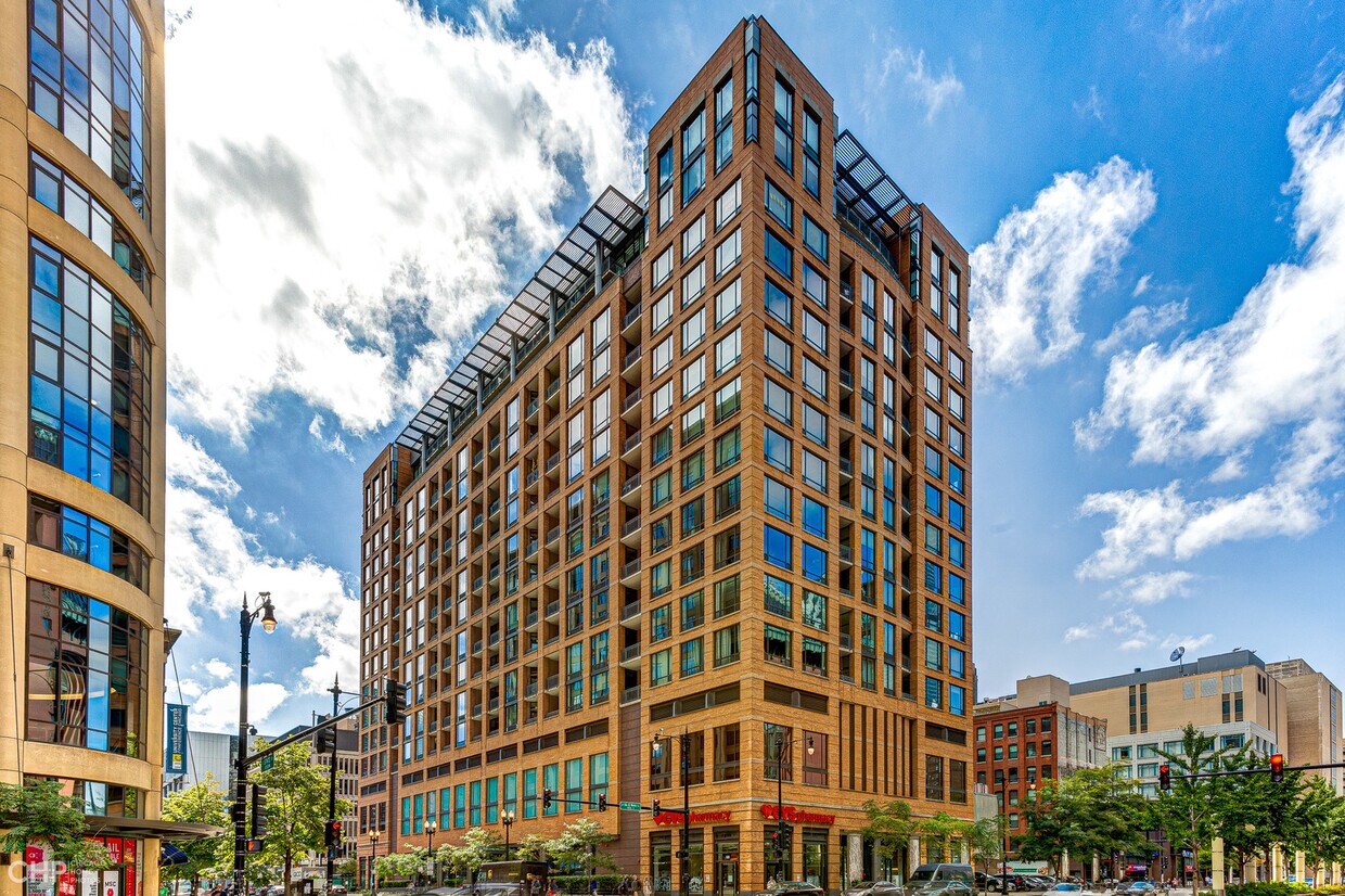 Foto principal - 520 S State St