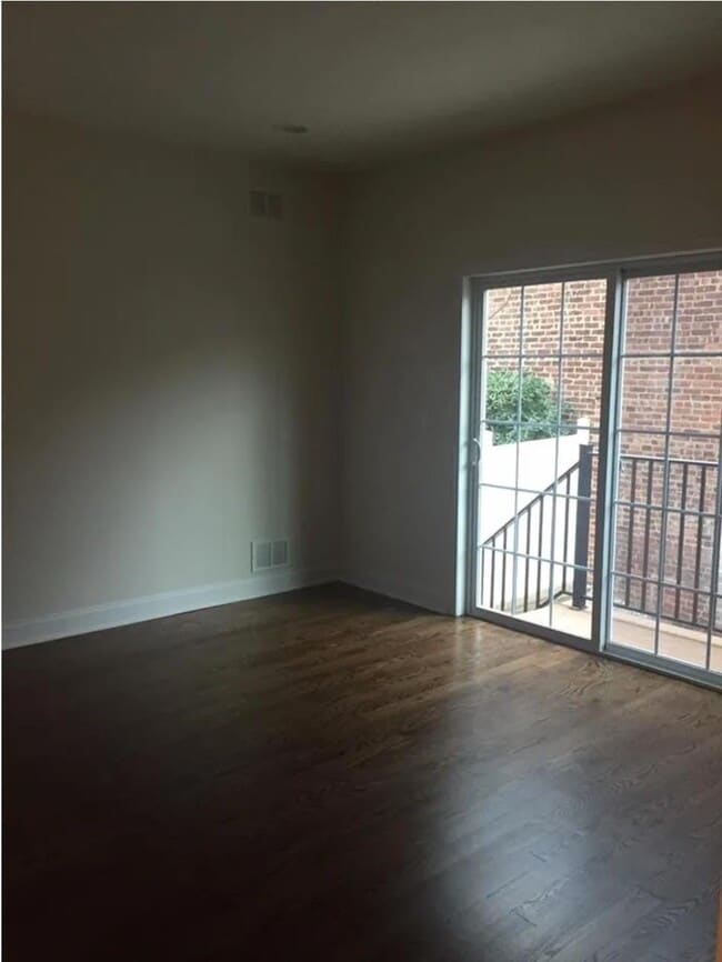 Building Photo - 401 3rd St