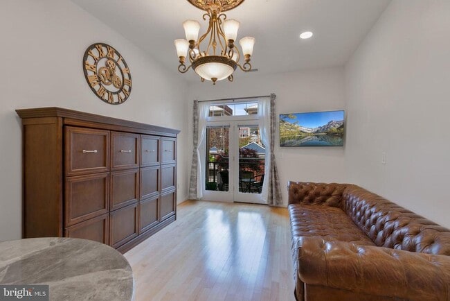 Building Photo - 309 Holland Ln