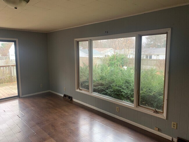 Building Photo - 306 Southfield Dr