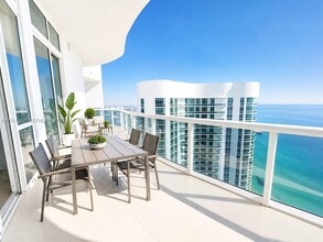 Building Photo - 15901 Collins Ave