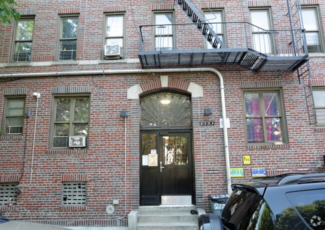 Foto del edificio - 2136 Mapes Ave