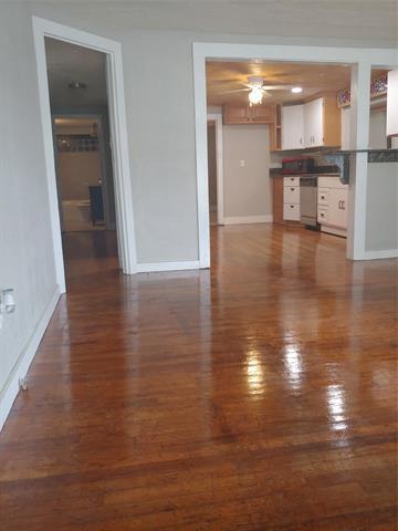 Building Photo - 710 S Cherry St