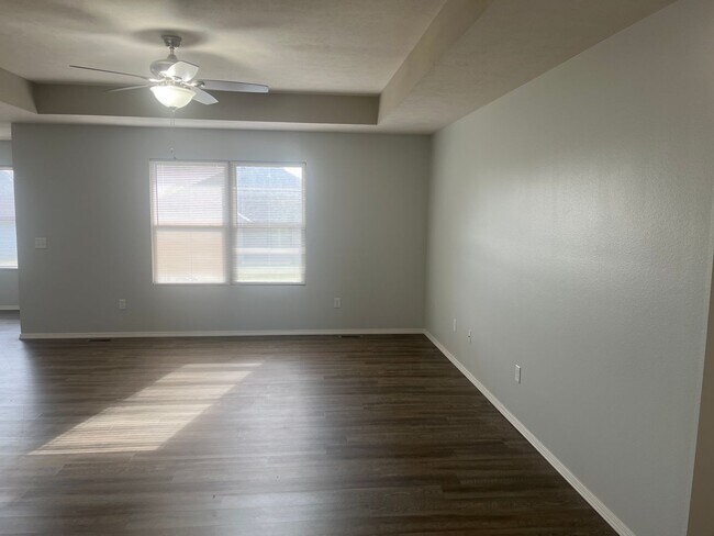 Foto del edificio - Sit Back, Relax. Your New home Awaits in R...