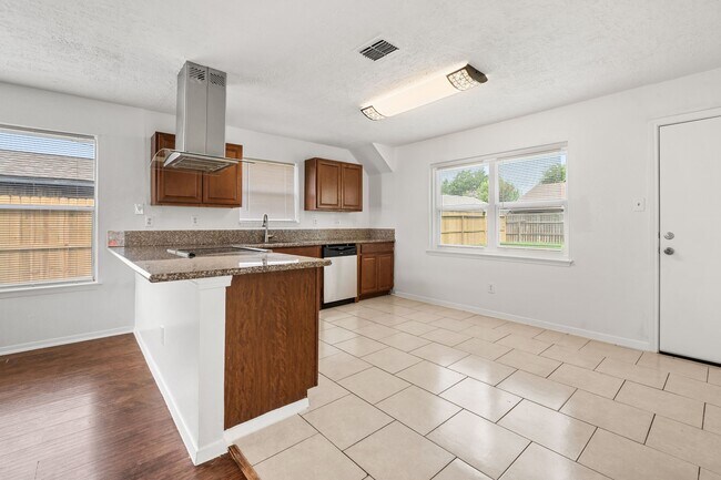 Foto del edificio - 7018 Stoney River Dr