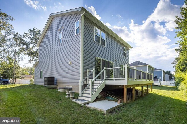 Foto del edificio - 1920 Sue Ave