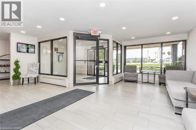 Building Photo - 1100 Courtland Ave E