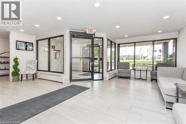 Photo du bâtiment - 1100 Courtland Ave E