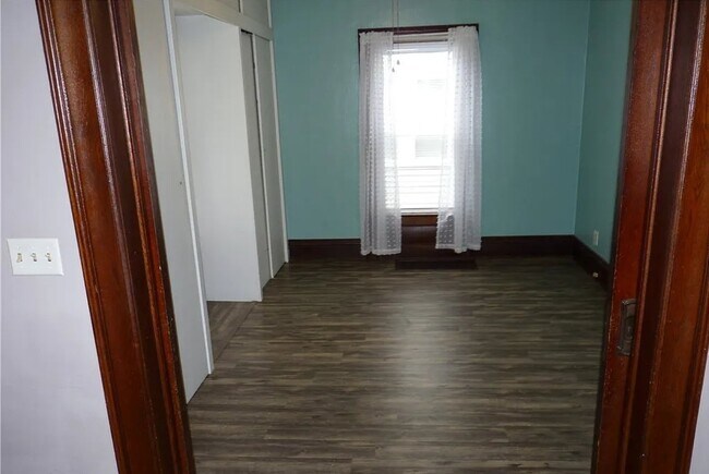 Foto del edificio - 70 Pershing Ave