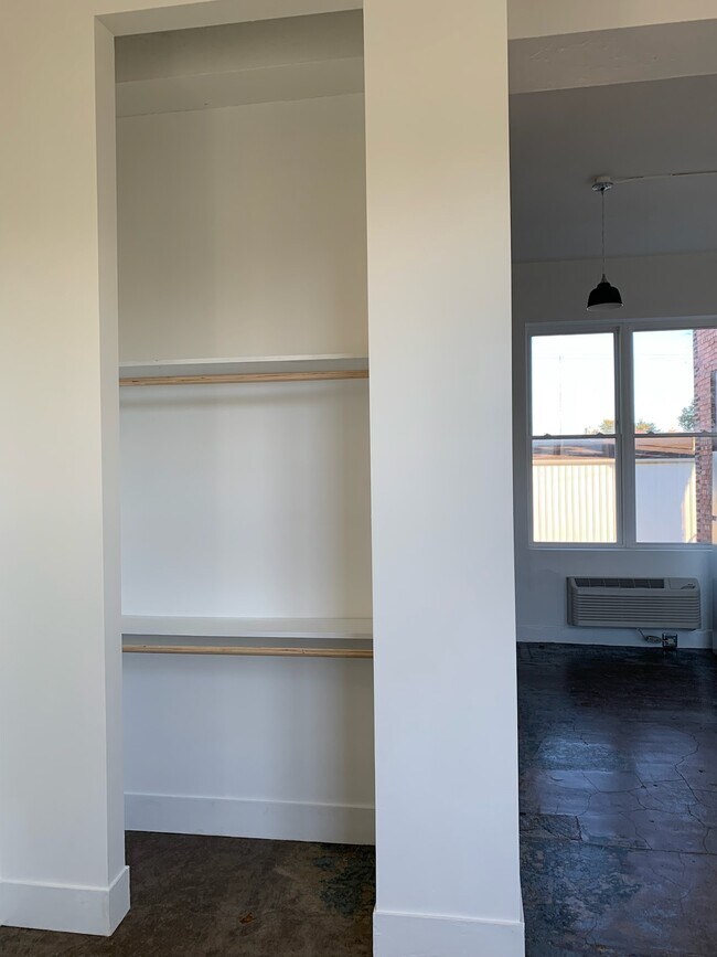 Foto del edificio - 111 N Walnut St