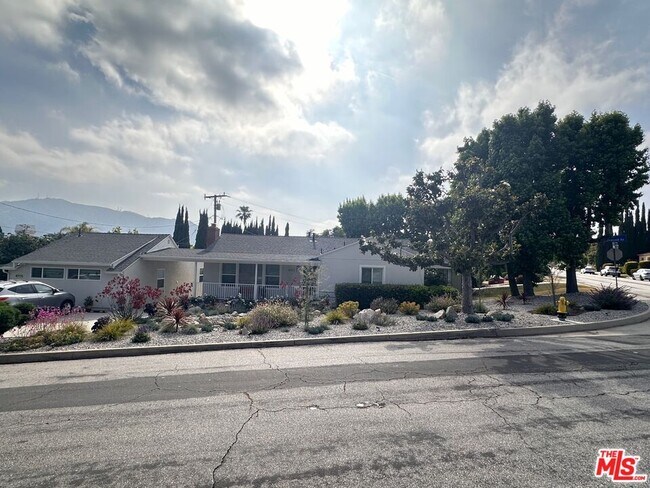 Building Photo - 4717 Glenwood Ave