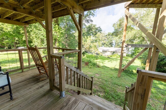 Foto del edificio - 14510 Henry Calfee Dr