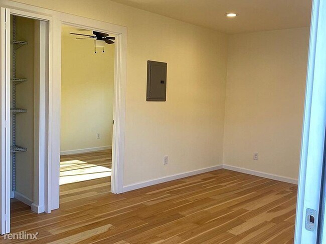 Building Photo - 1 br, 1 bath House - 35093 Sofia Ct