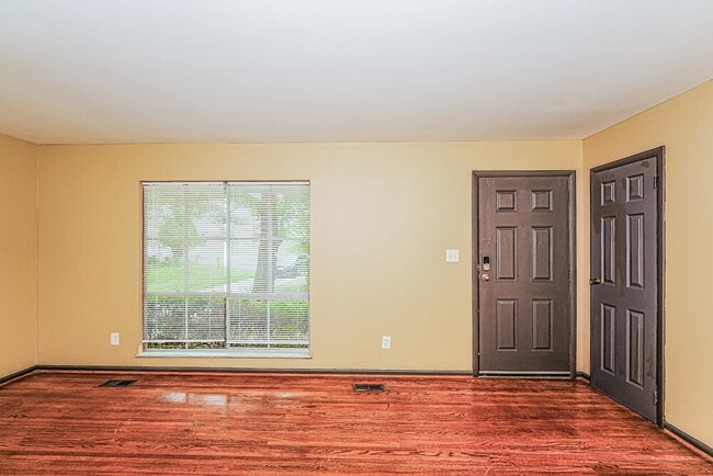 Building Photo - 901 Eldorado Dr