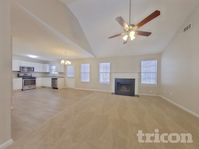 Foto del edificio - 4365 Reserve Hill Crossing