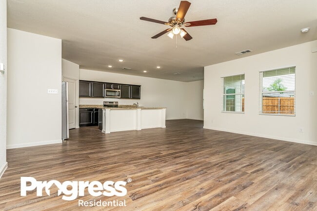 Building Photo - 518 Crestridge Dr