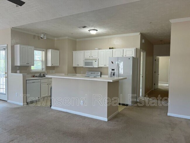 Building Photo - 824 Sage Creek Ln
