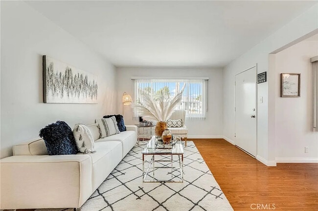 Foto del edificio - 7026 Schroll St