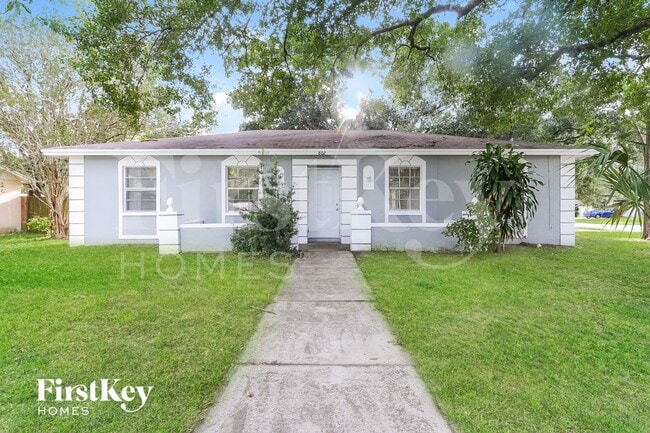 Building Photo - 802 Briarcliff Dr