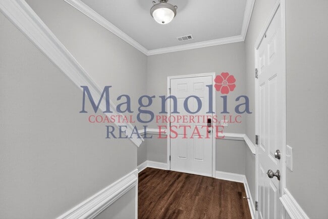 Building Photo - 53 Dorsey Dr