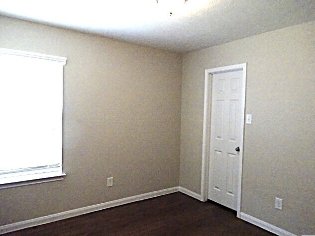Building Photo - 5931 Brenwood Trails Ln