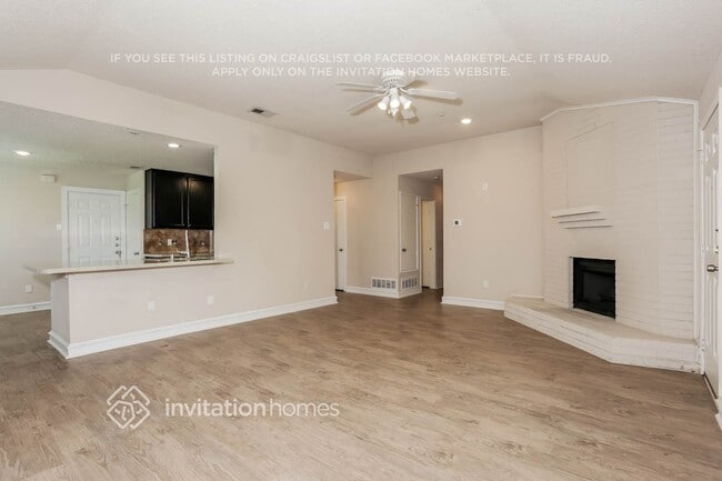 Foto del edificio - 2665 Claremont Dr