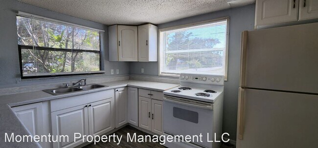 Building Photo - 2 br, 1 bath House - 1700 15th Ave S