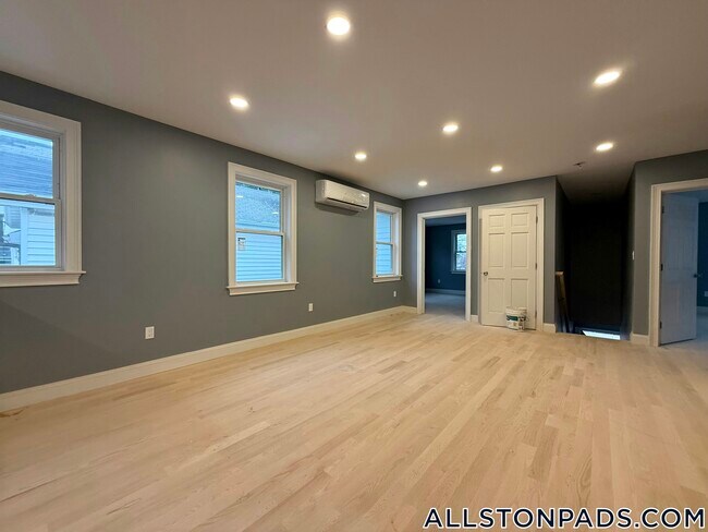 Foto del edificio - 8 Brentwood St