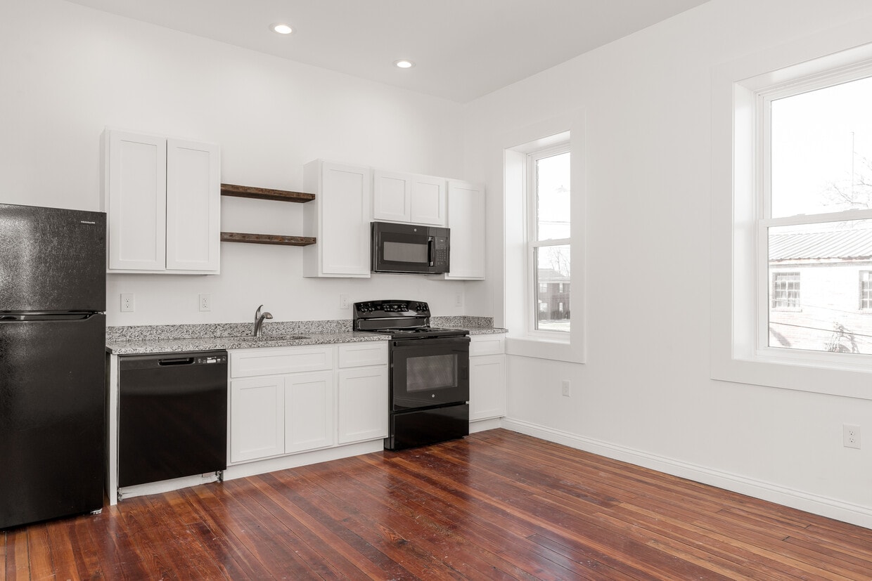 Primary Photo - 701 E Kentucky St